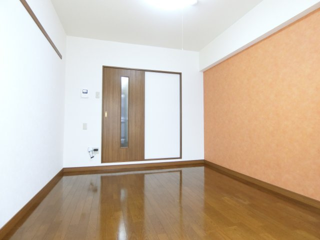 シロハイヌの内装