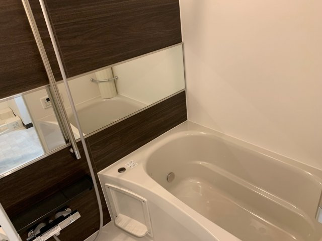 ニド浅草の浴室