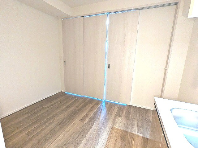 GEO ENT上野松が谷の設備|スライドドアを閉めたダイニングです