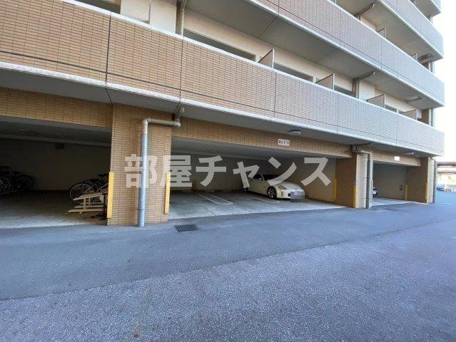KDXレジデンス神宮前の駐車場