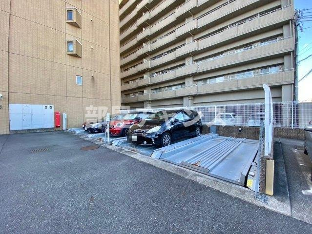 KDXレジデンス神宮前の駐車場