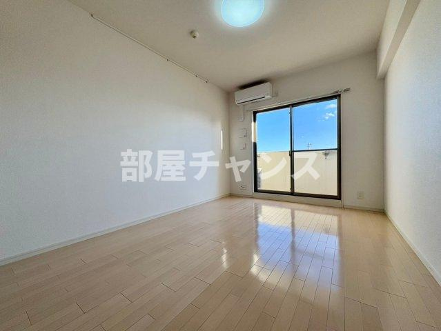 KDXレジデンス神宮前の居間・リビング