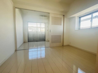 【内装】 | YGM九大病院前 | 別号室の写真になります。現況優先。