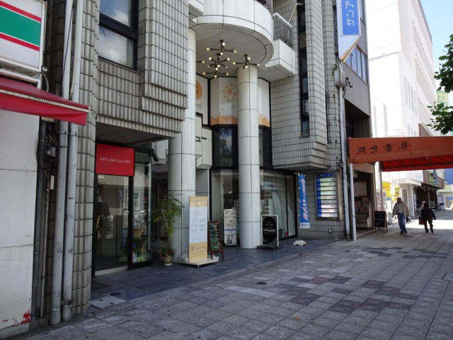 本町通 サンアベニューのエントランス