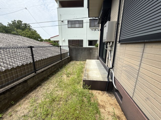 サンアクティーＢの庭