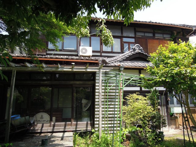 伏越1売家