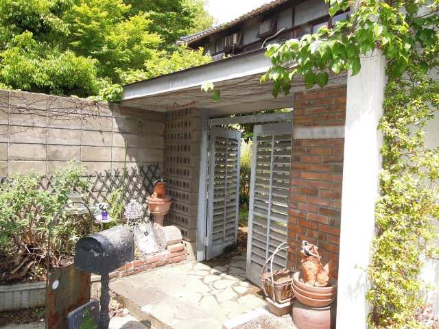 伏越1売家の外観