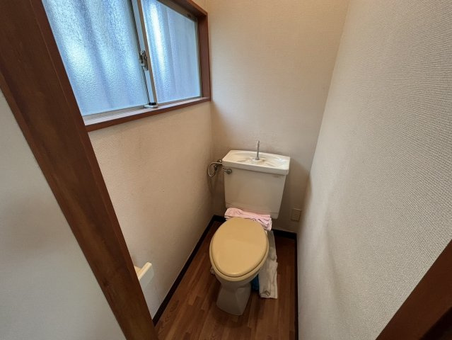 館山市八幡　中古戸建のトイレ