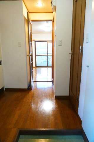 ロジュマン幕張の玄関