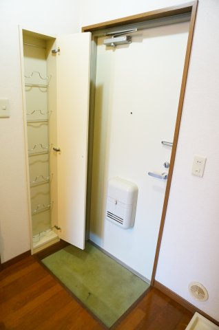 ロジュマン幕張の玄関