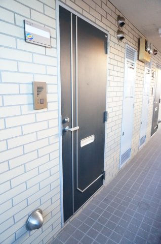 ロジュマン幕張の玄関