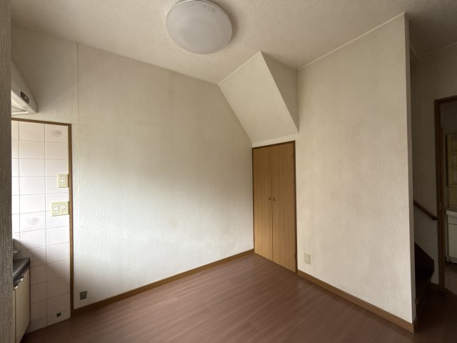 パインヒルズの居間・リビング