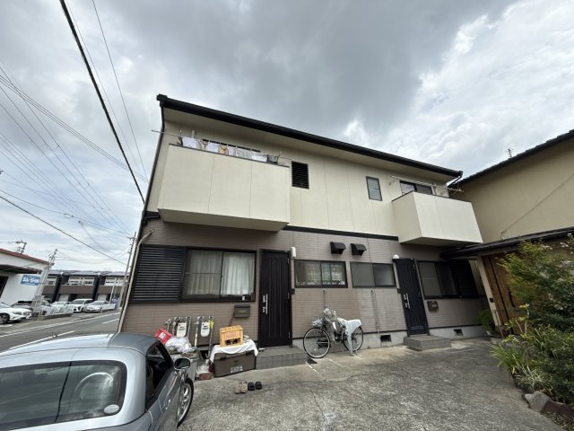 パインヒルズの外観