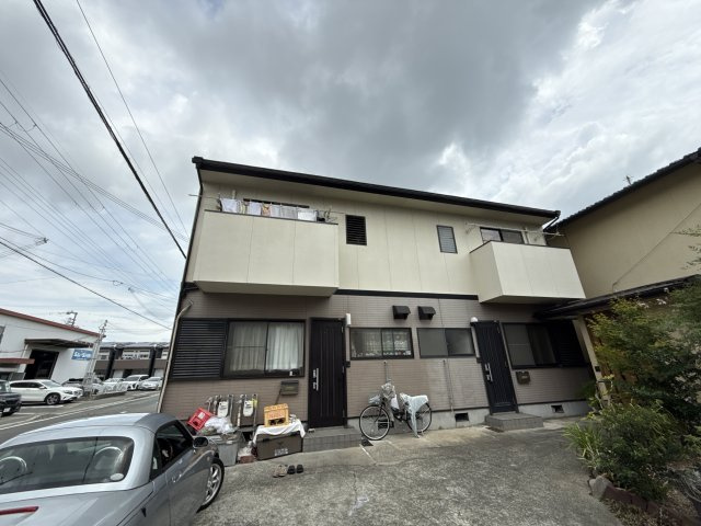 パインヒルズの外観