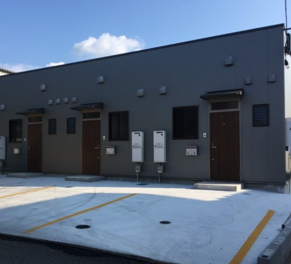 久留米市津福本町のアパートの駐車場|駐車場があるので、車を買う予定の方も安心です