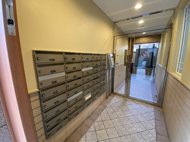 ワコーレプラティーク神戸深江駅前のエントランス