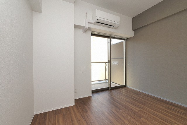 大阪市東住吉区杭全２丁目の賃貸マンションの居間・リビング