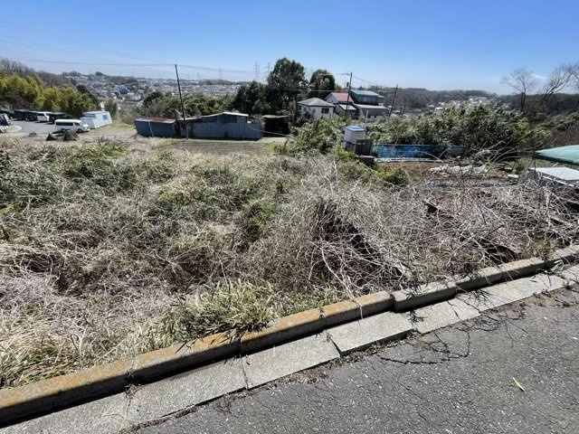 【外観】 | 土地の面積＝住宅面積ではありません。建ぺい率の問題などで、土地のある場所によって住宅を建てられる面積は限られています。高さもしかり、「土地」という言葉の中には、建築条件も含まれると考えておきましょう。