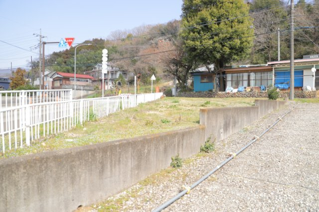 【外観】 | 土地の面積＝住宅面積ではありません。建ぺい率の問題などで、土地のある場所によって住宅を建てられる面積は限られています。高さもしかり、「土地」という言葉の中には、建築条件も含まれると考えておきましょう。