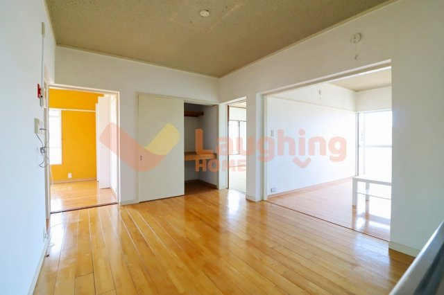 コーポ清風台の居間・リビング|使いやすいリビングです