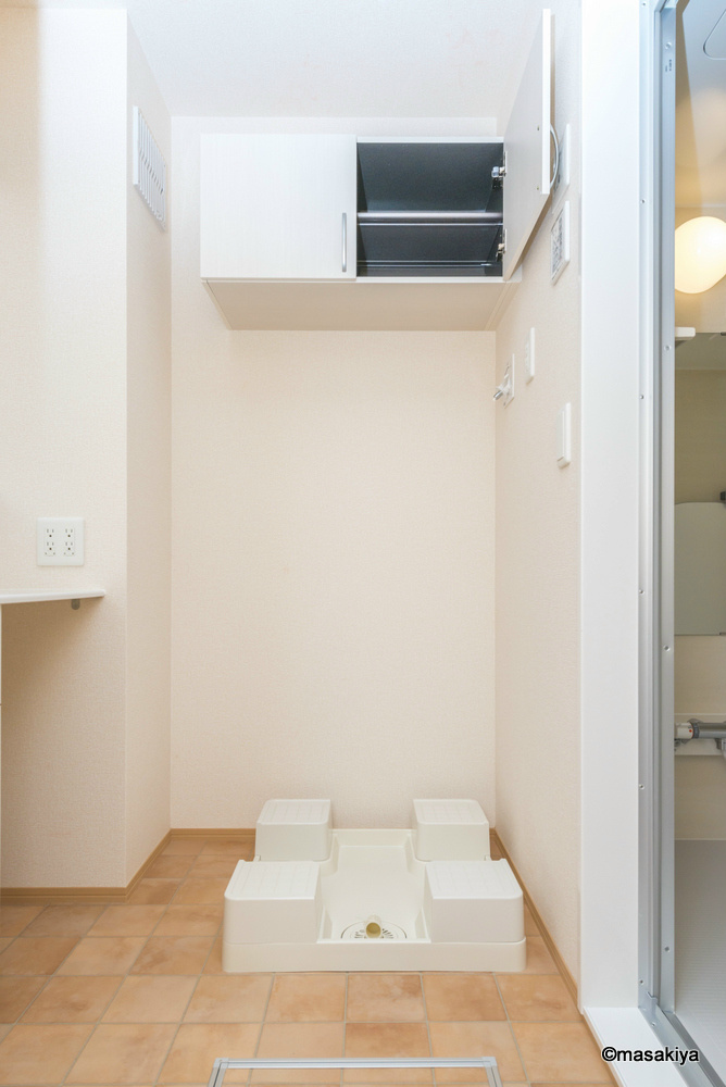 アズーリの居間・リビング|室内洗濯機置き場