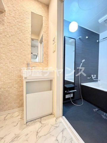 ラ・ヴィ・アン・ローズの独立洗面台