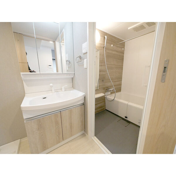 NISSYO BUILDINGの独立洗面台