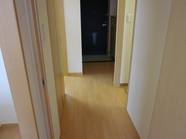 ボーヤハイムの玄関|廊下