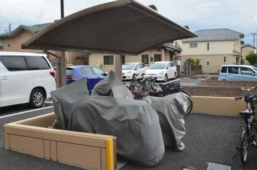 サン・クレストの駐車場
