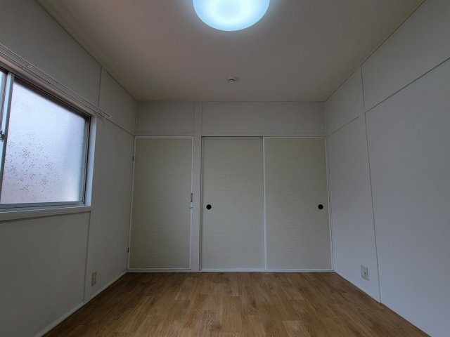 朝霧南町4丁目戸建の寝室