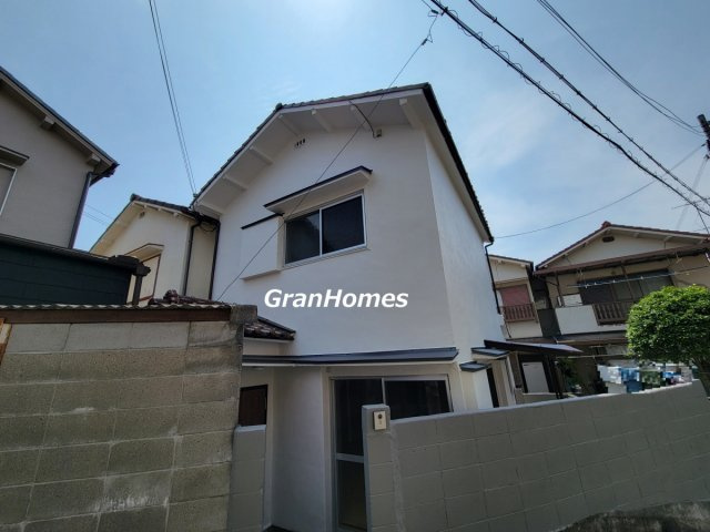 朝霧南町4丁目戸建の外観