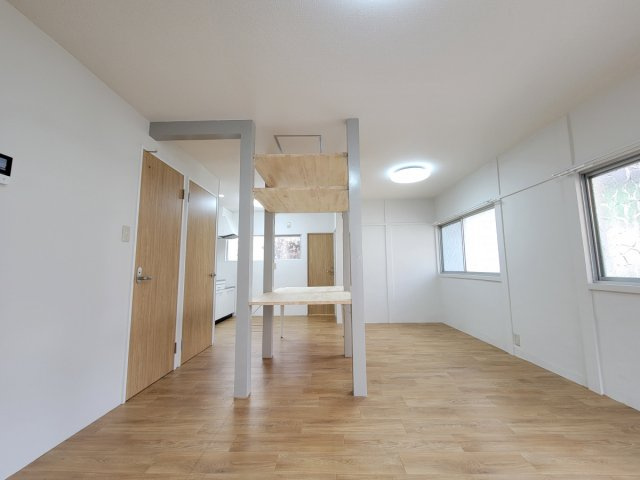 朝霧南町4丁目戸建の居間・リビング