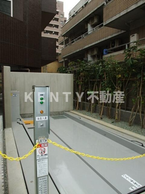 【駐車場】 | スカイコート蒲田壱番館 | 駐車場があるので、車を買う予定の方も安心です