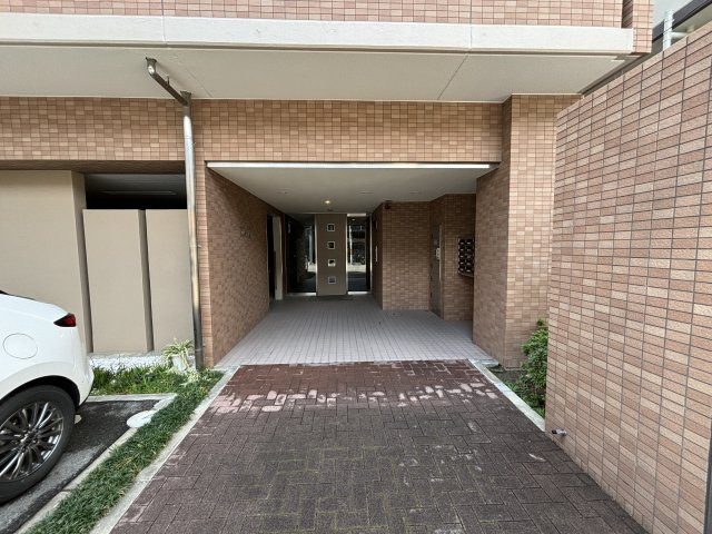 ソレイユ服部のエントランス