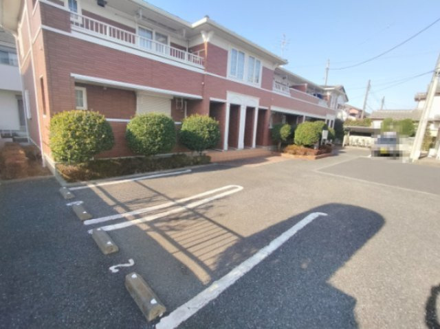 シャルマンⅢの駐車場