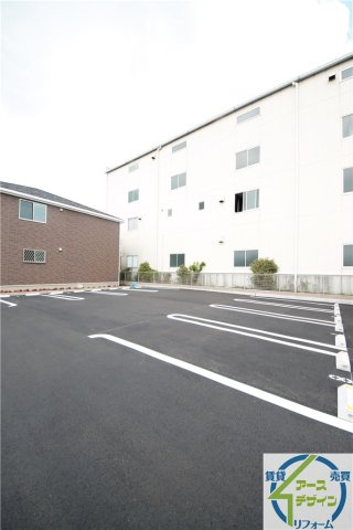 デュオ　ルミエール　Ⅱの駐車場|カースペースがあります