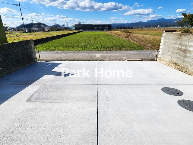 南国市田村　戸建ての駐車場