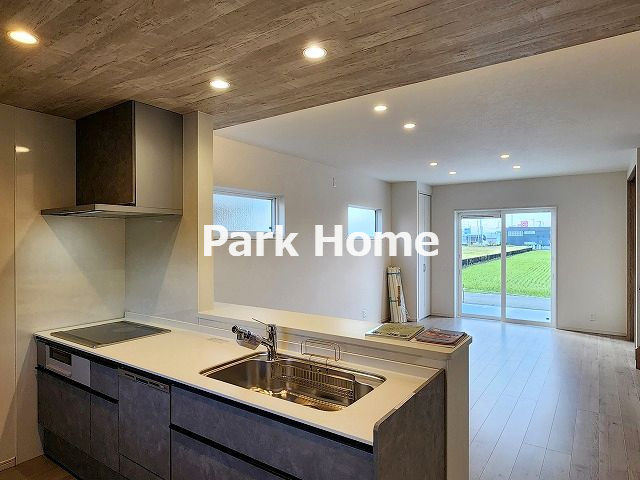 南国市田村　戸建ての居間・リビング|１F:17.7LDK