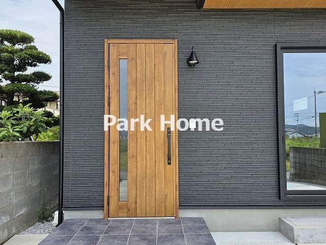 南国市田村　戸建ての玄関