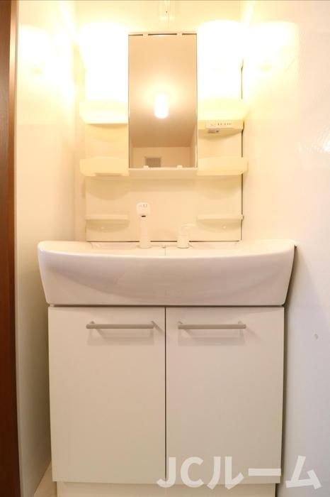 セーフハウスの洗面所|洗面化粧台です！