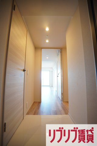 プライムメゾン千葉新町の玄関