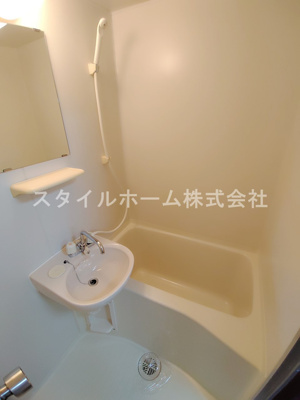 【浴室】 | ア・ラ・モード18 | 別部屋写真です。