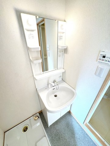 アムールアムールの独立洗面台|※別部屋のイメージ写真です。