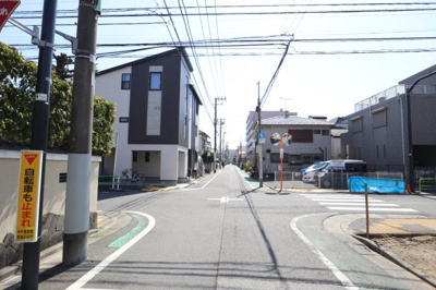 【前面道路含む現地写真】 | 西新小岩４丁目新築戸建1号棟