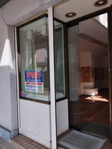 新町1丁目原山様店舗のエントランス