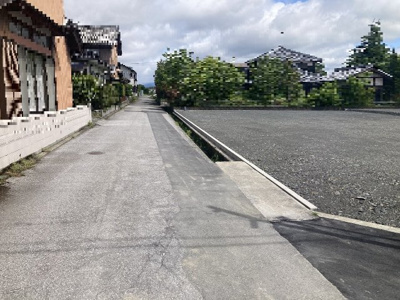 【前面道路含む現地写真】 | 長浜市曽根町分譲地　１号地