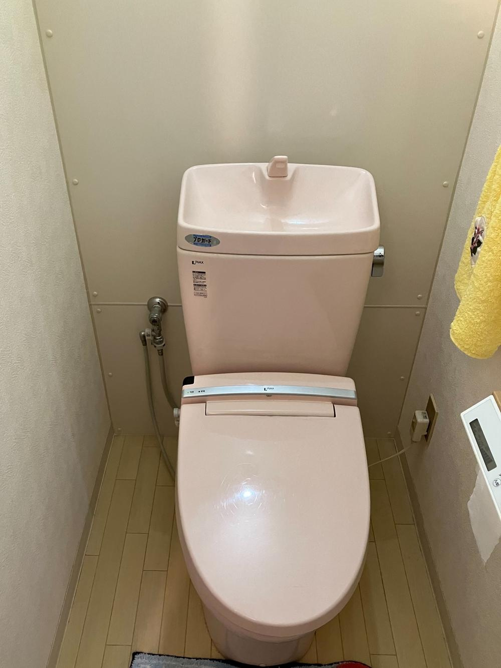 グリーンコーポ門真のトイレ|温水洗浄便座
■物件内覧・資金計画相談・住宅ローン相談、リフォーム相談、お問合せ受付中■
※当日・翌日のご内覧、ご相談はお電話でのお問合せがスムーズです！