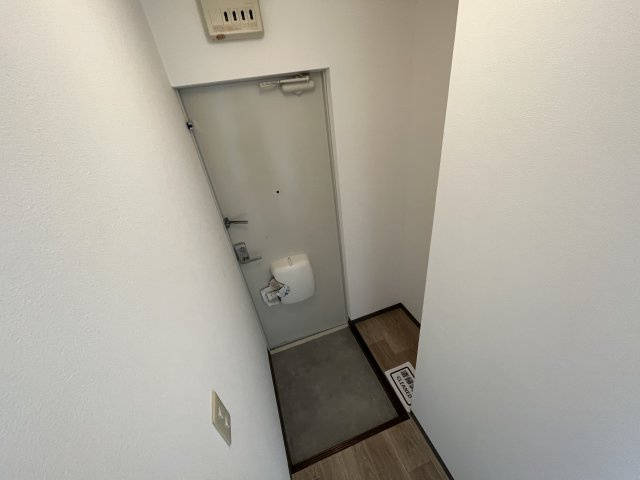 【玄関】 | ラフォーレハタ1