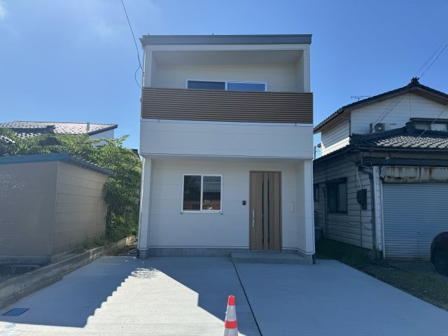 中曽根町3丁目　新築戸建の外観