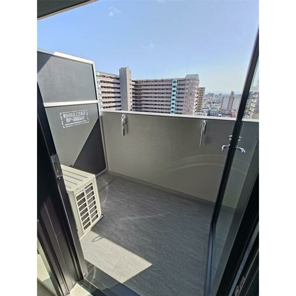 S-RESIDENCE城東SEVERのバルコニー